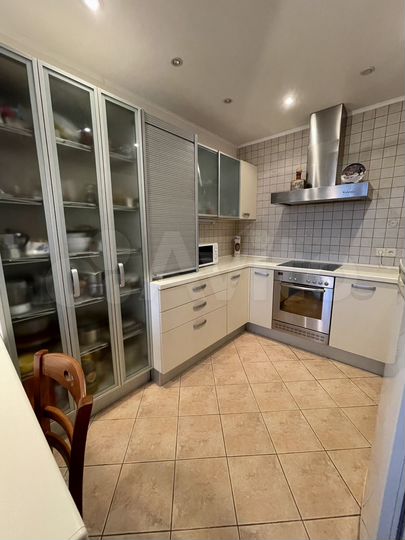 4-к. квартира, 142 м², 10/10 эт.