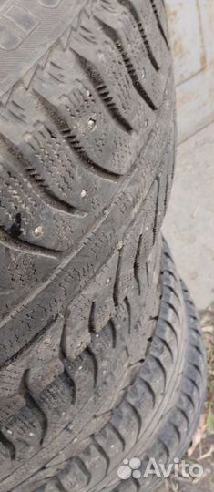 Bridgestone Ice Cruiser 7000 215/55 R17