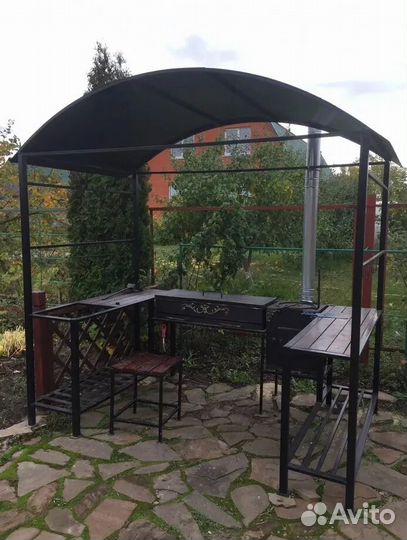 Мангал с крышей