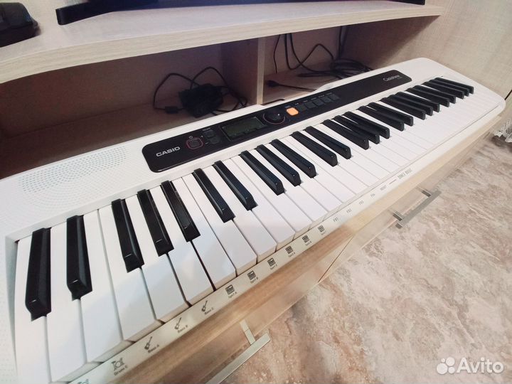 Синтезатор Casio Casiotone CT-S200