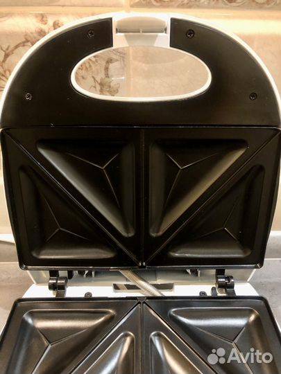 Сэндвичница/бутербродница sinbo SSM 2520 T