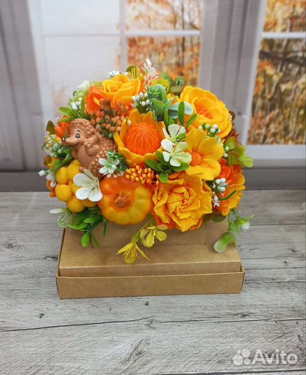 Осенний букет с ёжиком