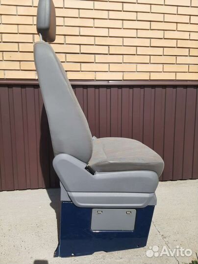 Сиденье пассажирское на VW Crafter 2008