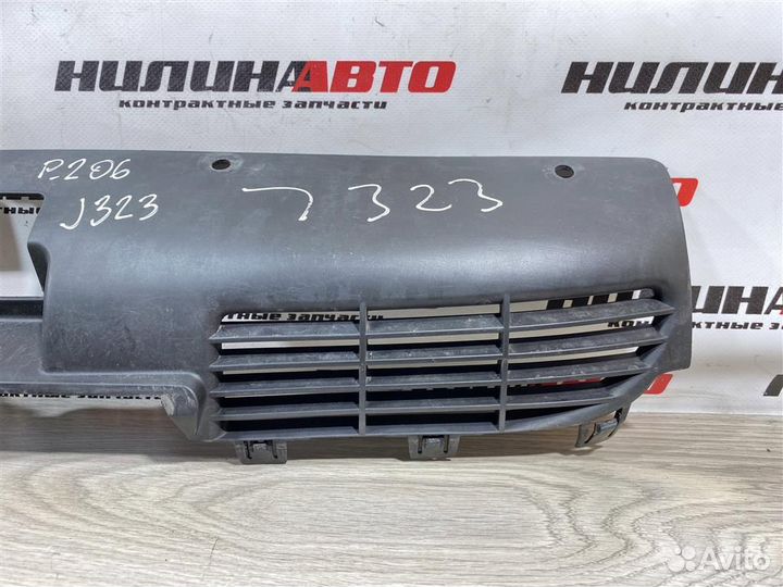 Накладка передней панели Пежо 206