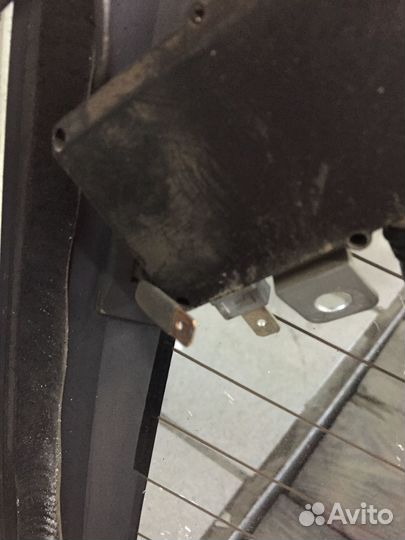 Заднее стекло Saab 9-5