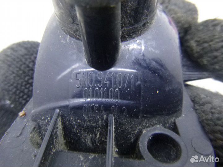 Фонарь задний в бампер левый Volkswagen tiguan 201