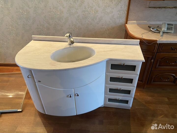 Мойка с тумбой для ванной