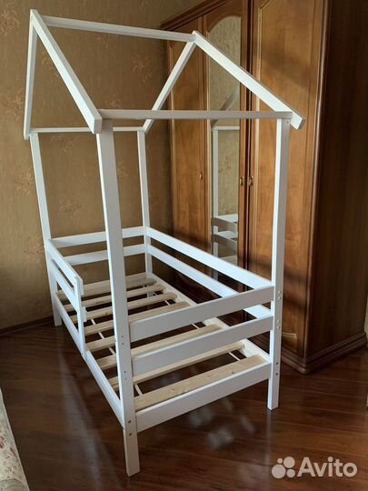 Детская кровать домик с матрасом