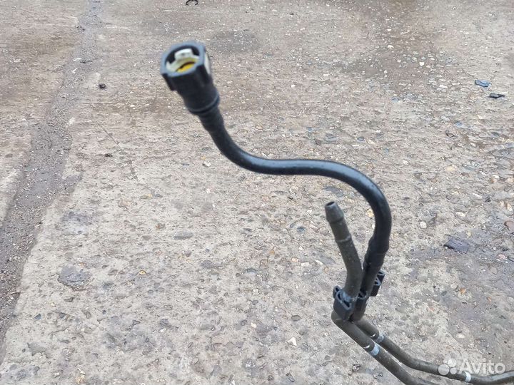 Топливоналивная магистраль Хундай H1