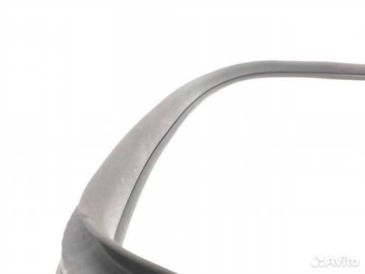 Уплотнитель двери задний правый Mercedes-Benz