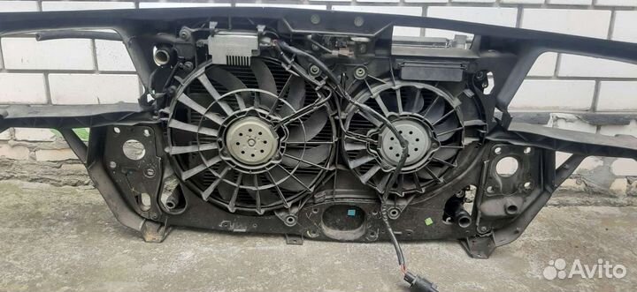 Продам рамку радиатора (Телевизор) на Ауди А6 С5