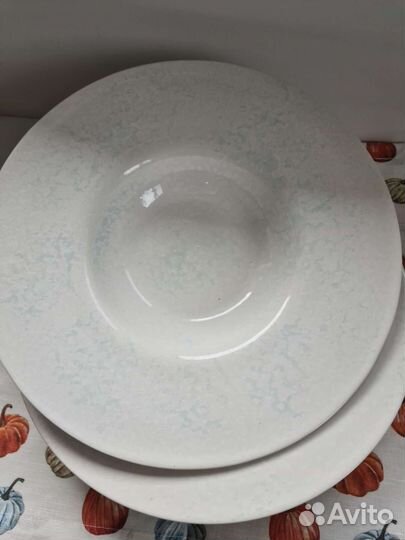 Фарфоровые тарелки