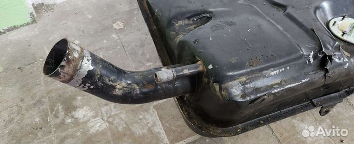 Топливный бак на ниву 2121