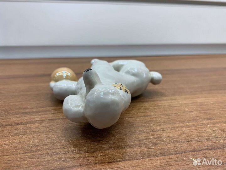 Статуэтка Дулево «Пудель с мячом» Дулево