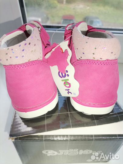 Сандалии для девочки