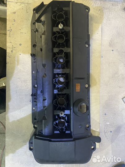 Клапанная крышка м54