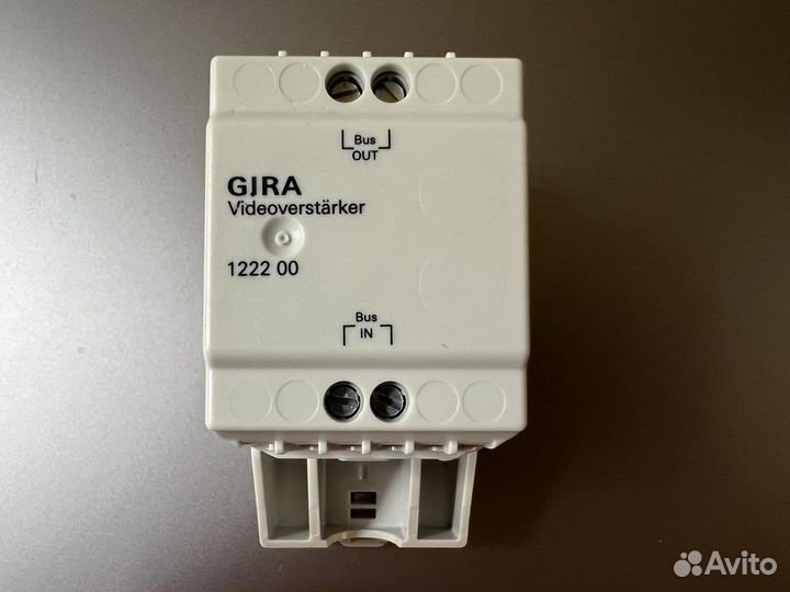 122200 Видеоусилитель Gira