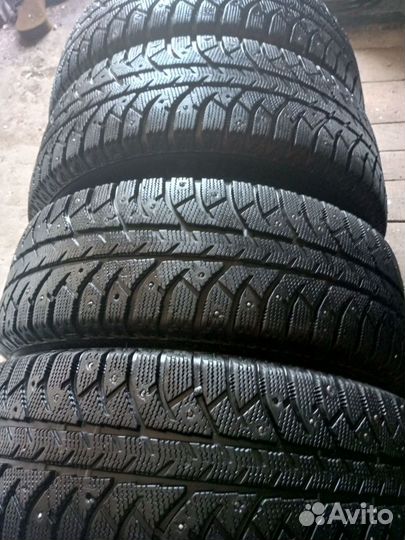 Bridgestone Ice Cruiser 7000S 205/65 R15