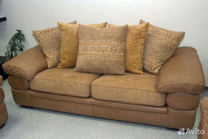 Перетяжка и замена обивки диванов из льна