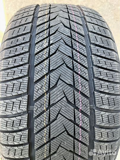 Sonix WinterXPro 999 295/40 R21 148T