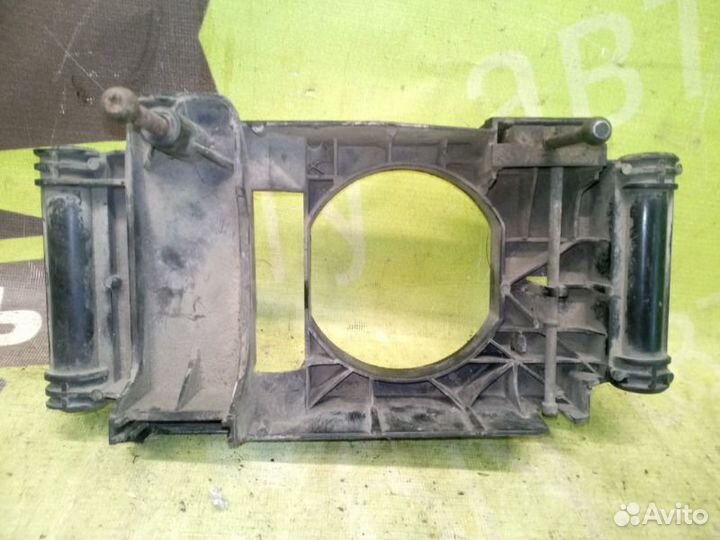 Кронштейн фары правый Chrysler Lhs 3.5 1993