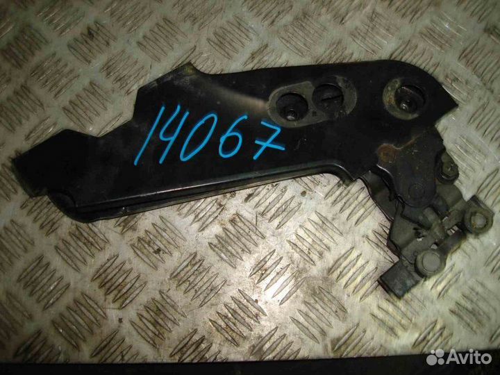 Ролик Nissan Elgrand E51 2002-2010