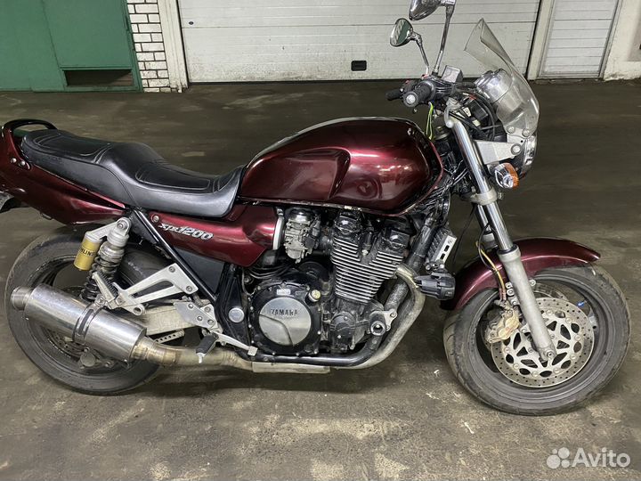 Yamaha XJR 1200
