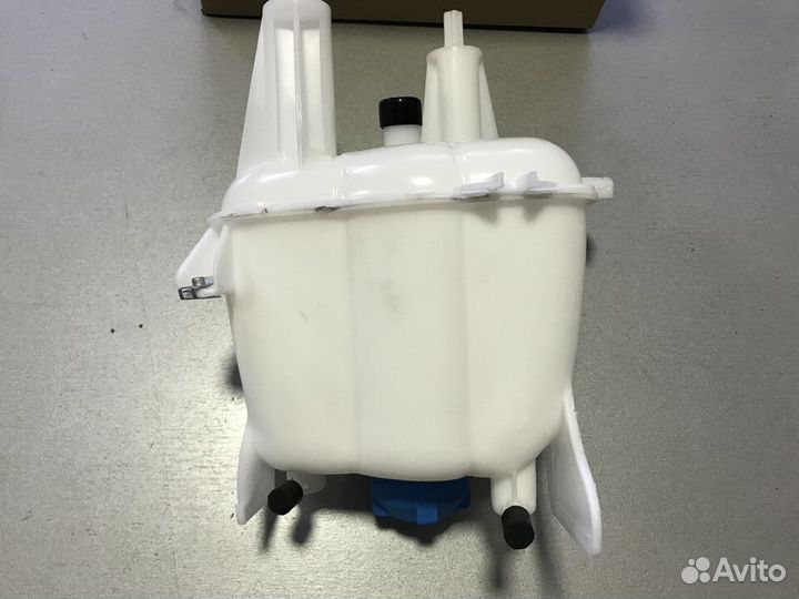 Расширительный бачок Пежо Боксер 3 (новый) SAT