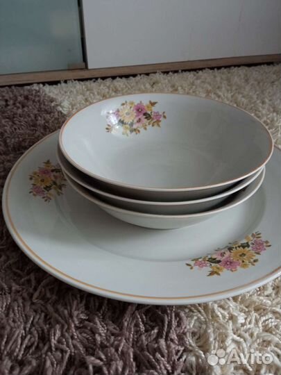 Блюдо большое и 3 салатника