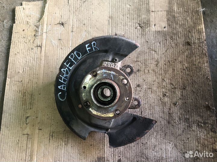 Renault sandero кулак поворотный