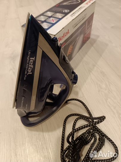 Утюг Tefal Ultragliss Anti-Calc Plus FV6830E0