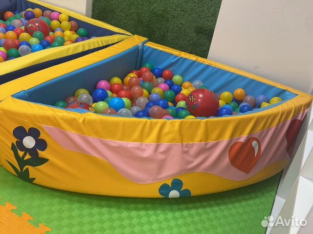 Сухой бассейн с шариками