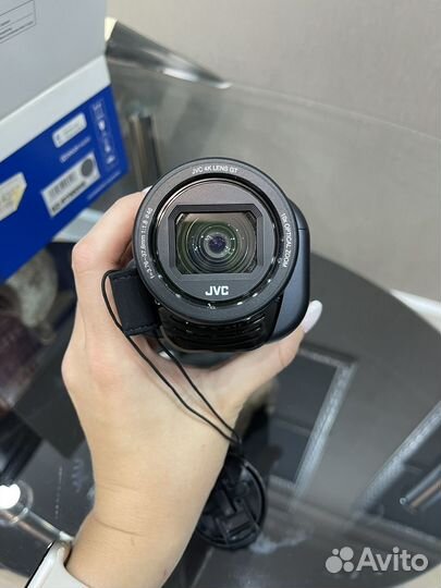 Видеокамера Full HD JVC Everio R GZ-R445BE