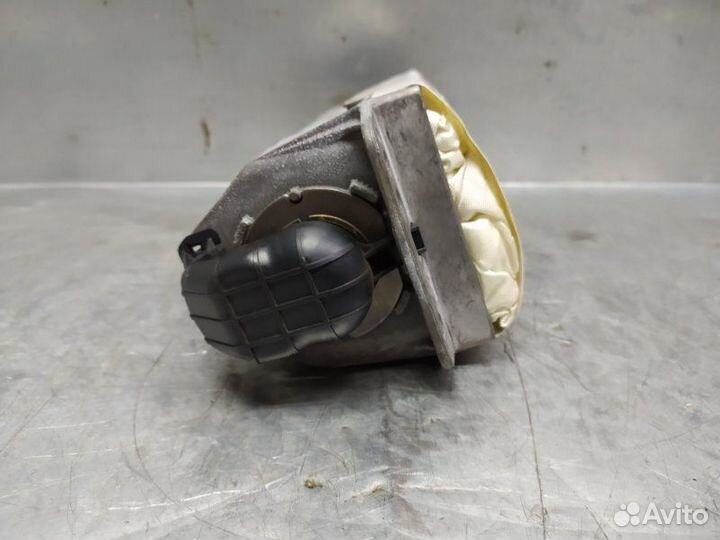 Подушка безопасности пассажирская (в торпедо)