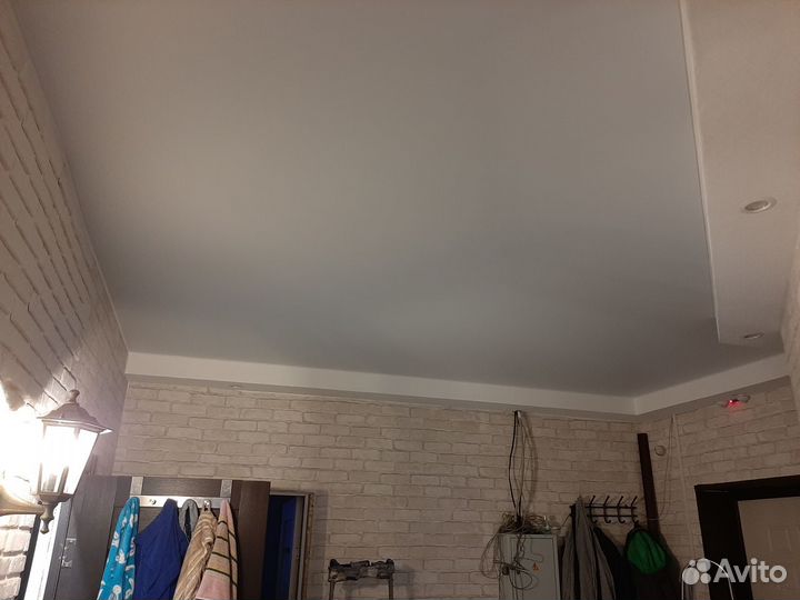 Натяжные потолки глянцевые