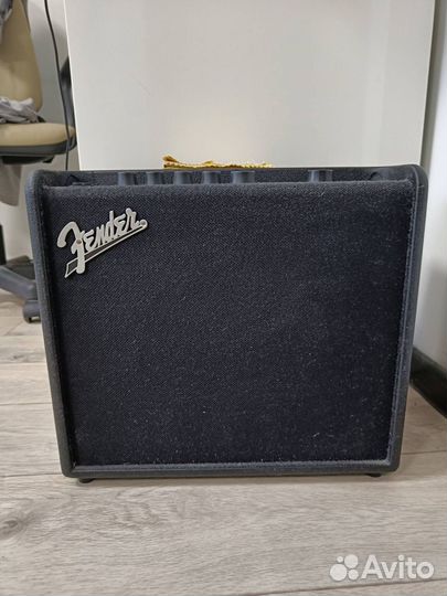 Гитарный комбик Fender Mustang LT25
