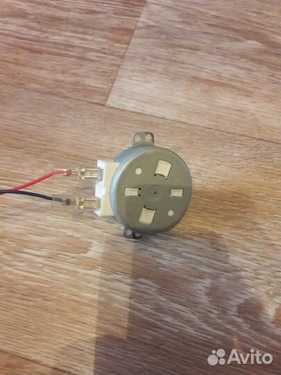 Двигатель свч