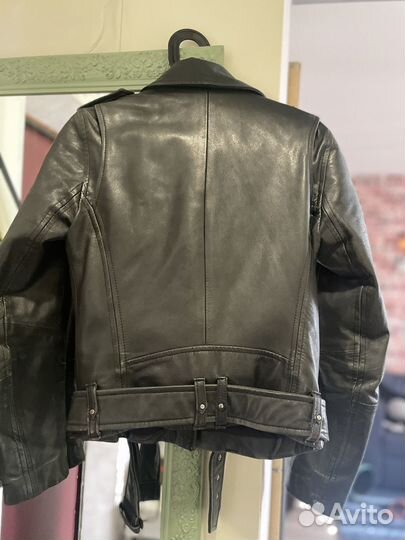 Кожаная куртка 42