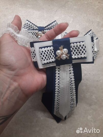 Школьный набор:галстук и бантики для волос