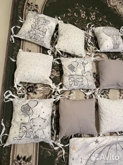 Одеялко и подушки для кроватки малыша