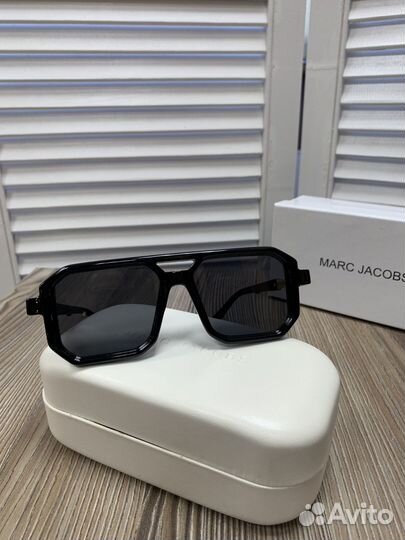 Солнцезащитные очки Marc Jacobs