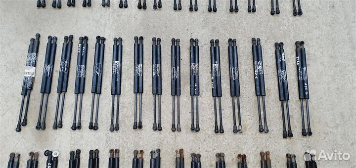 Амортизаторы багажника комплект BMW E46