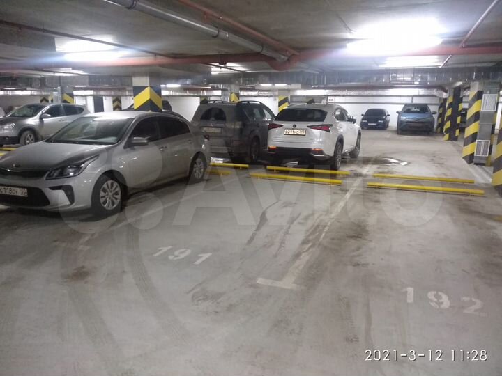Машиноместо, 13 м²