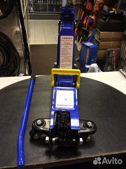 Домкрат подкатной 2.5т 85-381мм низкий Маяк