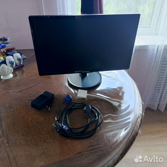 Монитор philips