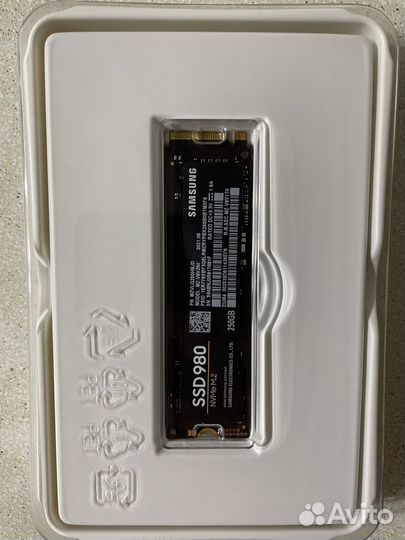 SSD накопитель Samsung 980