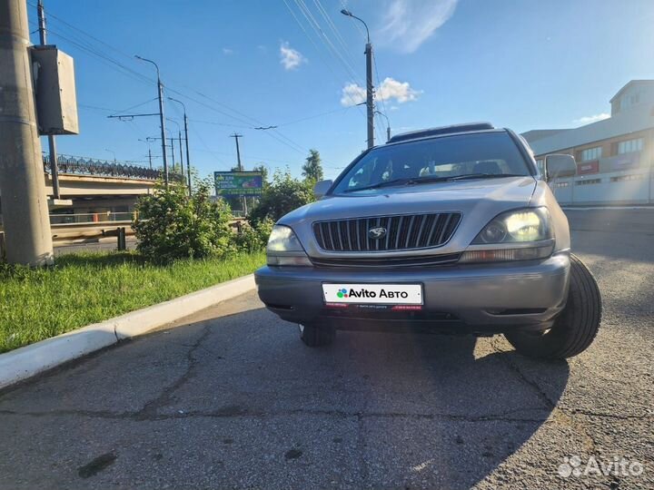 Toyota Harrier 3.0 AT, 1998, 250 000 км