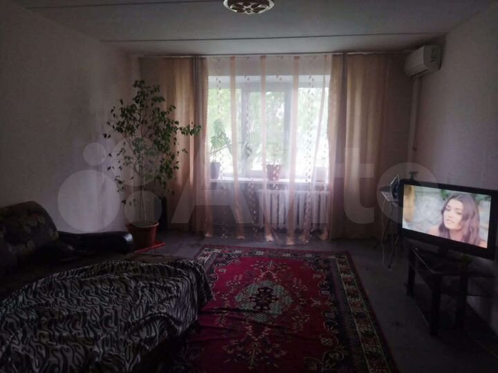 4-к. квартира, 80 м², 1/5 эт.