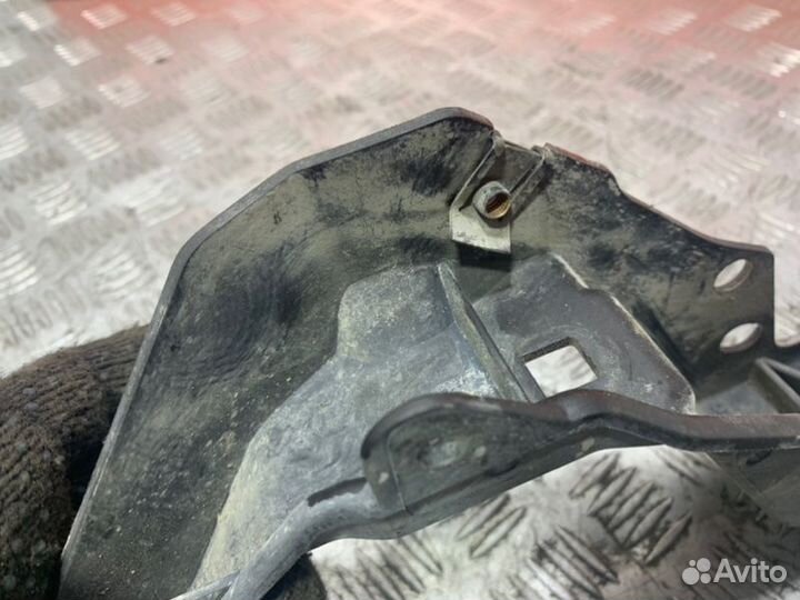 Кронштейн бампера передний правый Jaguar Xf CC9