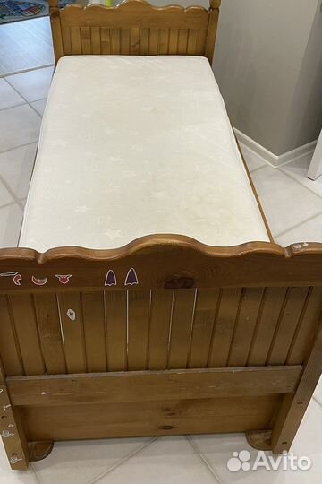 Кровать детская из массива дерева, ручная работа
